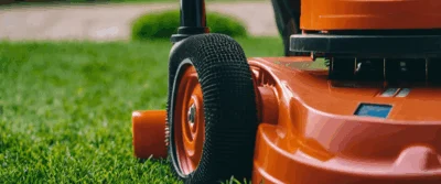 Comment nettoyer efficacement un filtre à air de tondeuse saturé d’huile